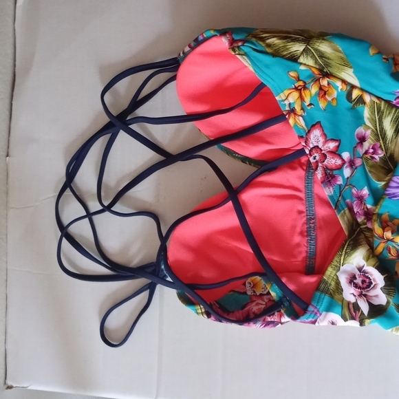 🐳Coastal Blue Women's One Piece Swimsuit. Size M - Picture 12 of 12